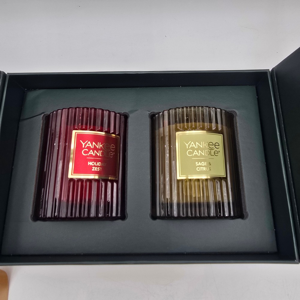 Yankee Candle Holiday Zest Sage & Citrus Gift Set 2 Pack 6.2oz Fluted Glass Jars - Picture 2 of 6